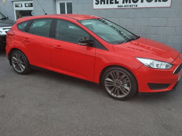 Ford Focus Hatchback, Diesel, 2016, Red