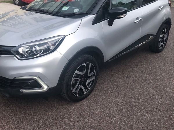 Renault Captur Hatchback, Diesel, 2019, Grey