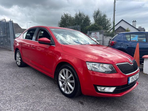 Skoda Octavia Saloon, Diesel, 2017, Red