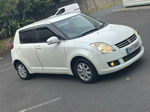 Suzuki Swift Hatchback, Petrol, 2009, White
