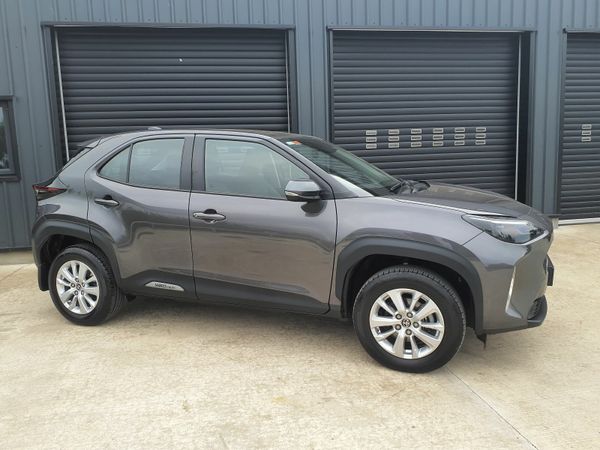 Toyota Yaris Cross Hatchback, Petrol Hybrid, 2023, Grey