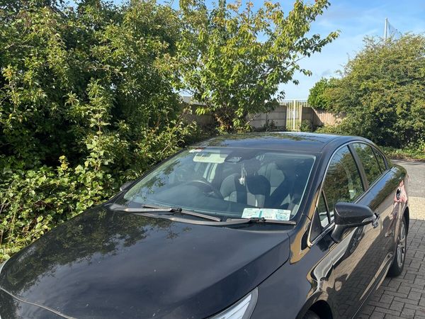 Toyota Avensis Saloon, Diesel, 2018, Black