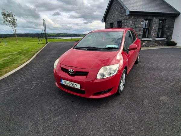 Toyota Auris Hatchback, Diesel, 2009, Red
