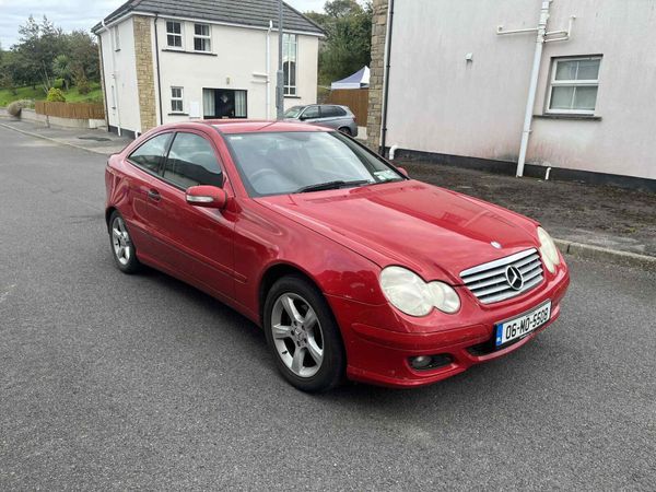 Mercedes-Benz C-Class Coupe, Petrol, 2006, Red
