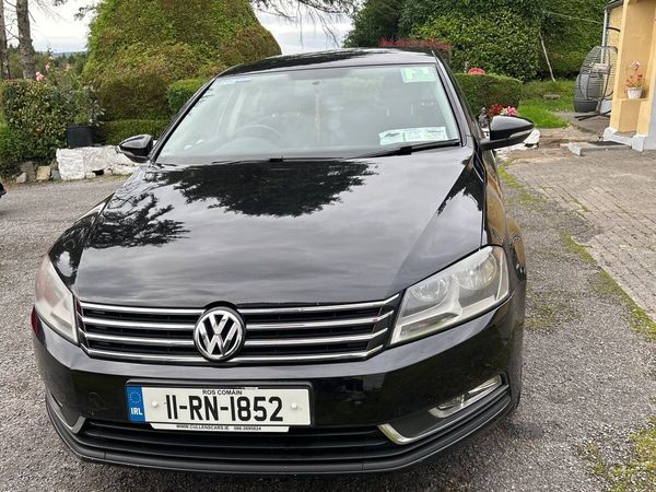 Volkswagen Passat Saloon, Diesel, 2011, Black