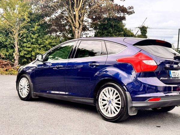 Ford Focus Hatchback, Petrol, 2013, Blue
