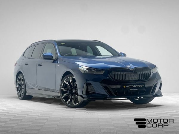 BMW 5-Series Estate, Petrol Plug-in Hybrid, 2025, Blue