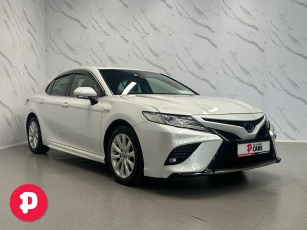 Toyota Camry Saloon, Hybrid, 2020, White