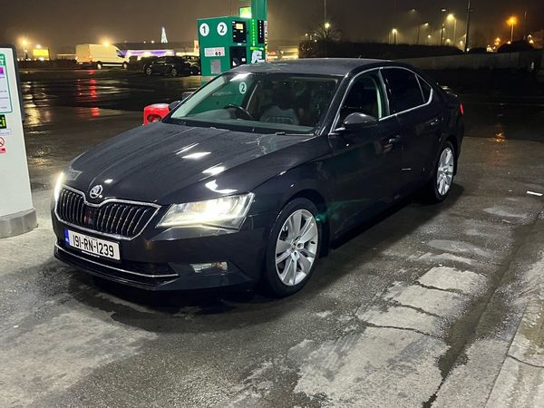Skoda Superb Hatchback, Diesel, 2019, Black
