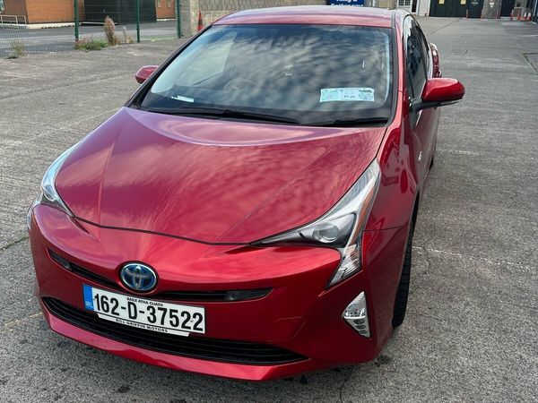 Toyota Prius Hatchback, Petrol Hybrid, 2016, Red