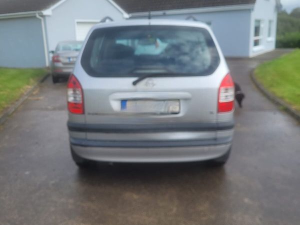 Opel Zafira MPV, Petrol, 2005, Silver