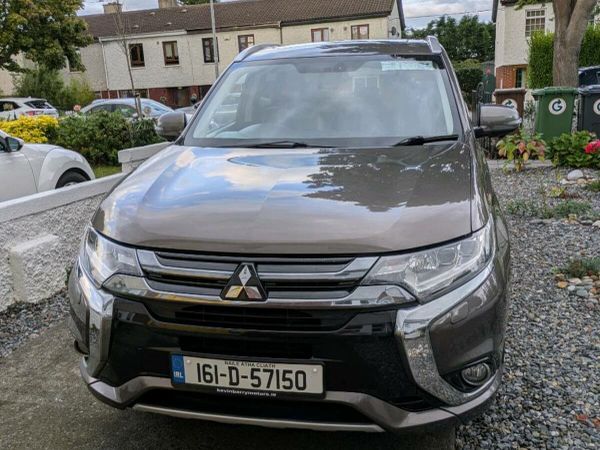 Mitsubishi Outlander SUV, Petrol Plug-in Hybrid, 2016, Brown