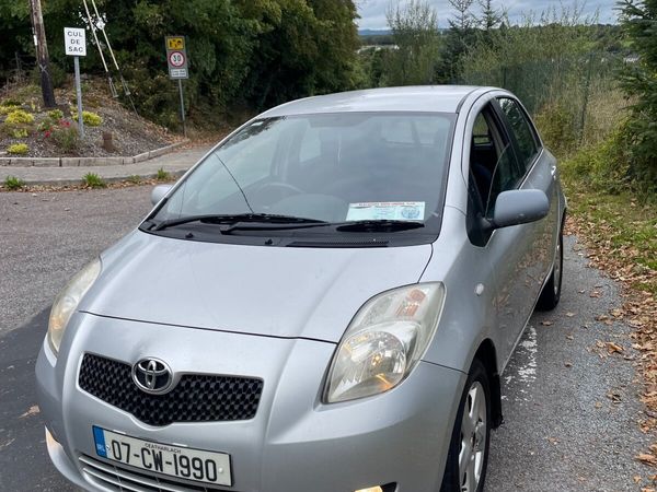 Toyota Yaris Hatchback, Petrol, 2007, Silver