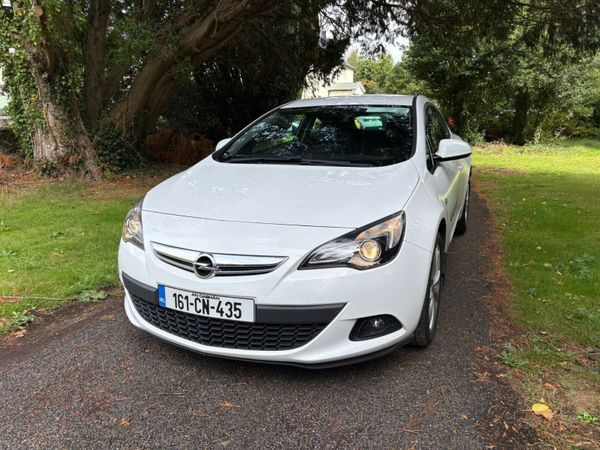 Opel Astra Hatchback, Diesel, 2016, White