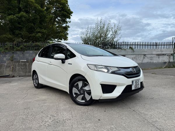 Honda Fit Hatchback, Petrol Hybrid, 2015, White