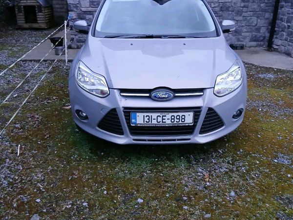 Ford Focus Saloon, Petrol, 2013, Grey