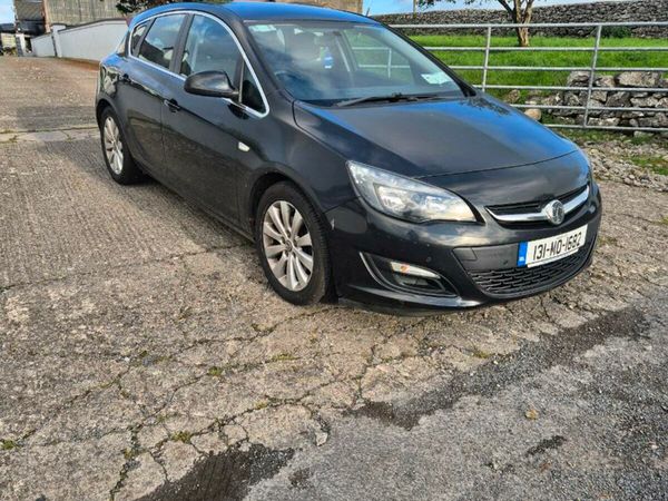 Vauxhall Astra Hatchback, Diesel, 2013, Black