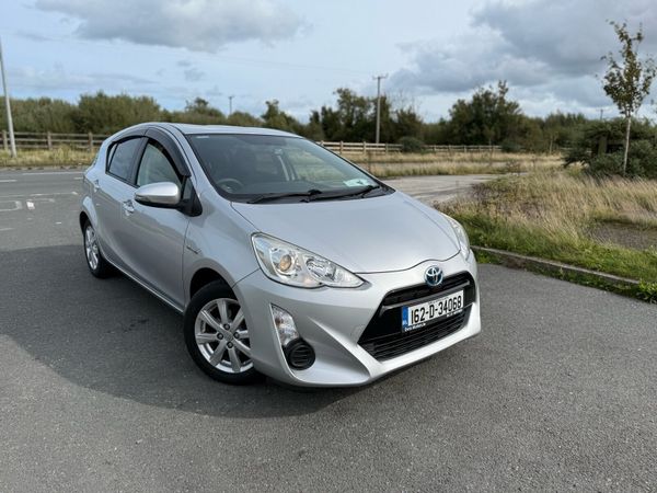 Toyota Aqua Hatchback, Petrol Hybrid, 2016, Silver