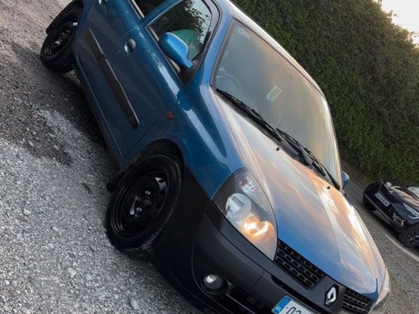 Renault Clio Hatchback, Petrol, 2002, Blue