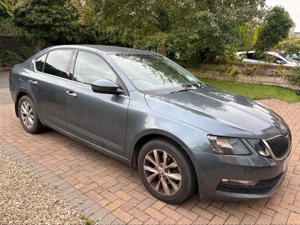 Skoda Octavia Saloon, Diesel, 2018, Grey