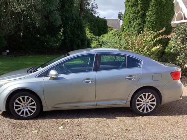 Toyota Avensis Saloon, Diesel, 2012, Grey