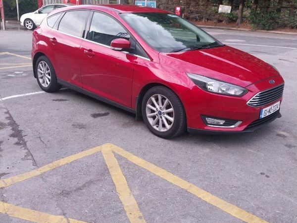 Ford Focus Hatchback, Diesel, 2015, Red