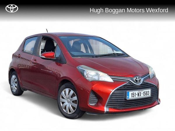 Toyota Yaris Hatchback, Petrol, 2015, Red
