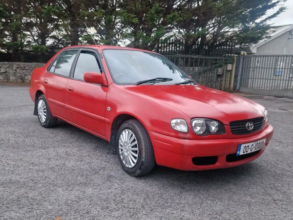 Toyota Corolla Saloon, Petrol, 2000, Red