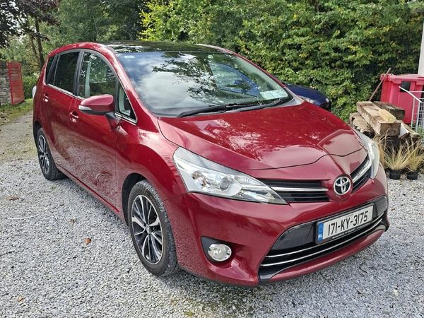 Toyota Verso MPV, Diesel, 2017, Red