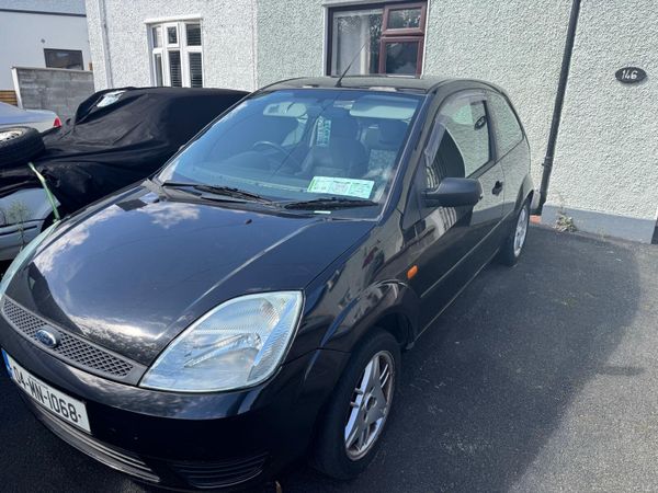 Ford Fiesta Hatchback, Petrol, 2004, Black