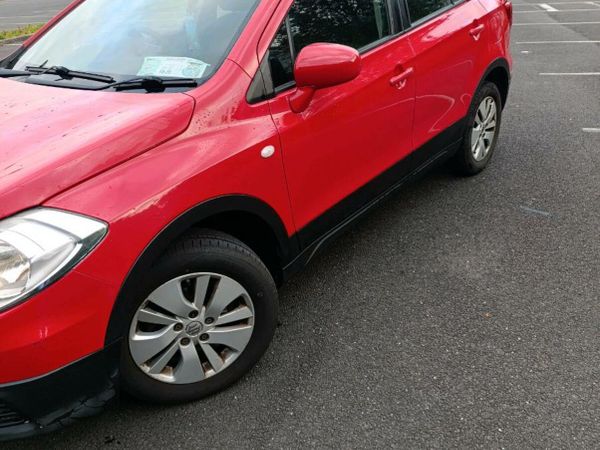 Suzuki SX4 S-Cross Hatchback, Petrol, 2014, Red