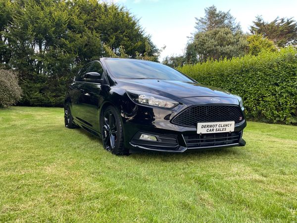 Ford Focus Hatchback, Diesel, 2017, Black