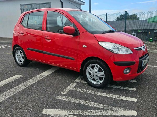 Hyundai i10 Hatchback, Petrol, 2009, Red