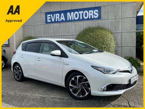 Toyota Auris Hatchback, Petrol Hybrid, 2016, White