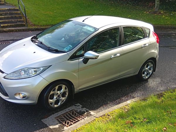 Ford Fiesta Hatchback, Diesel, 2009, Silver