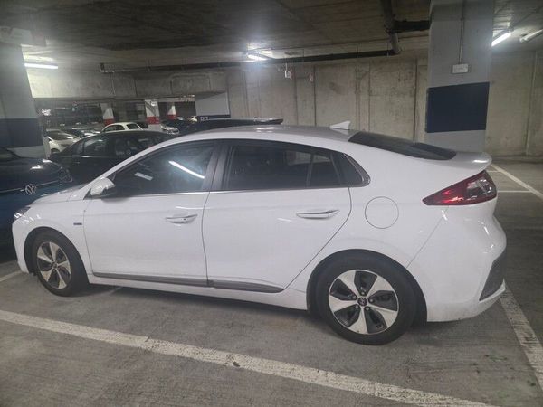 Hyundai IONIQ Hatchback, Electric, 2018, White