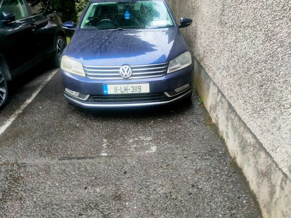 Volkswagen Passat Saloon, Diesel, 2011, Blue