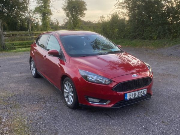 Ford Focus Hatchback, Petrol, 2015, Red