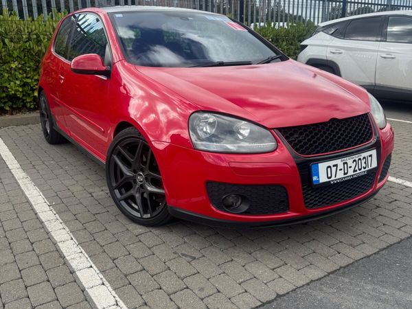 Volkswagen Golf Hatchback, Petrol, 2007, Red
