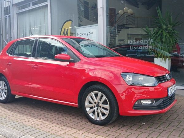 Volkswagen Polo Hatchback, Petrol, 2015, Red
