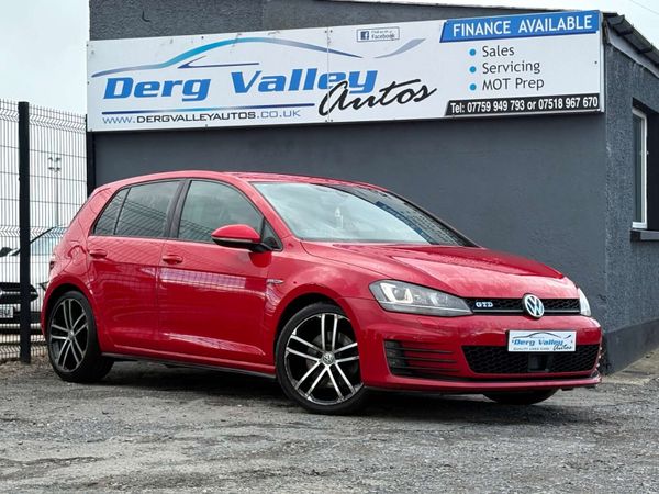 Volkswagen Golf Hatchback, Diesel, 2014, Red