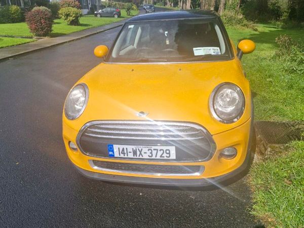 Mini Cooper Hatchback, Petrol, 2014, Orange