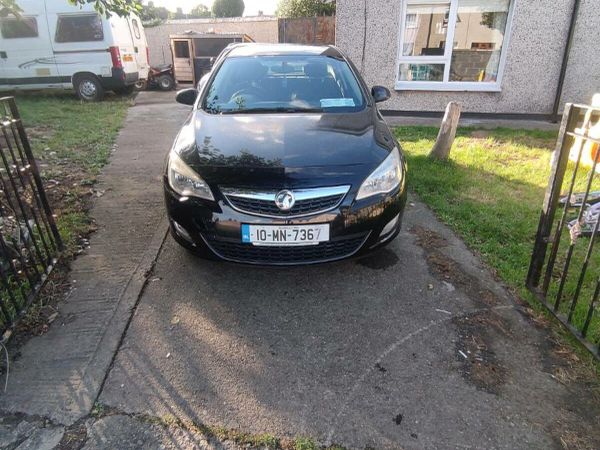 Vauxhall Astra Hatchback, Diesel, 2010, Black