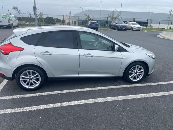 Ford Focus Hatchback, Diesel, 2015, Silver