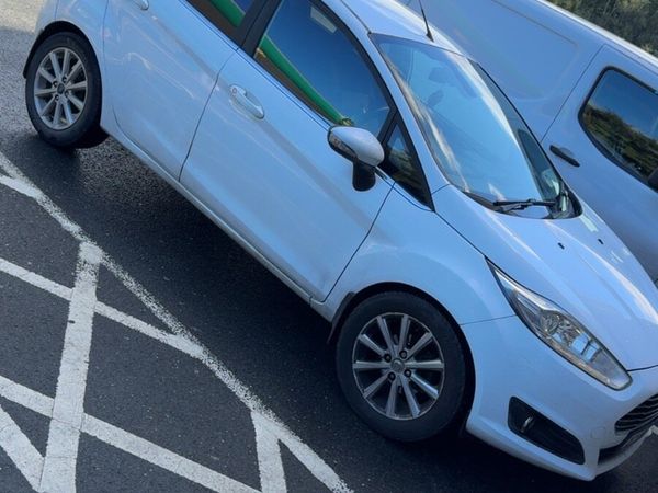 Ford Fiesta Hatchback, Diesel, 2016, White