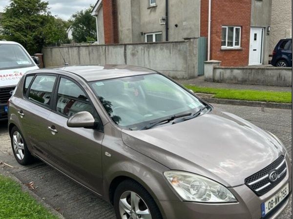 Kia Ceed Hatchback, Petrol, 2008, Beige