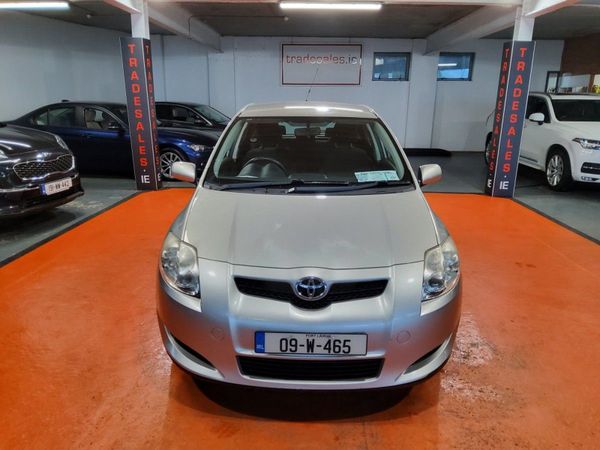 Toyota Auris Hatchback, Diesel, 2009, Silver