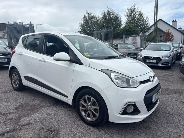Hyundai i10 Hatchback, Petrol, 2015, White