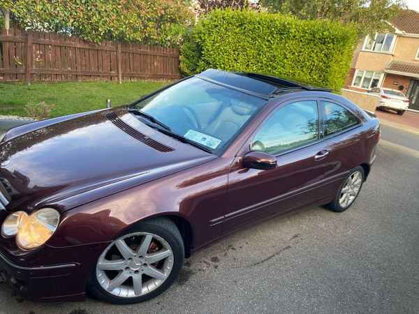 Mercedes-Benz C-Class Coupe, Petrol, 2006, Red
