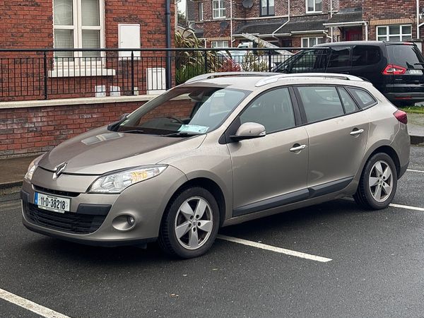 Renault Megane Estate, Diesel, 2011, Gold